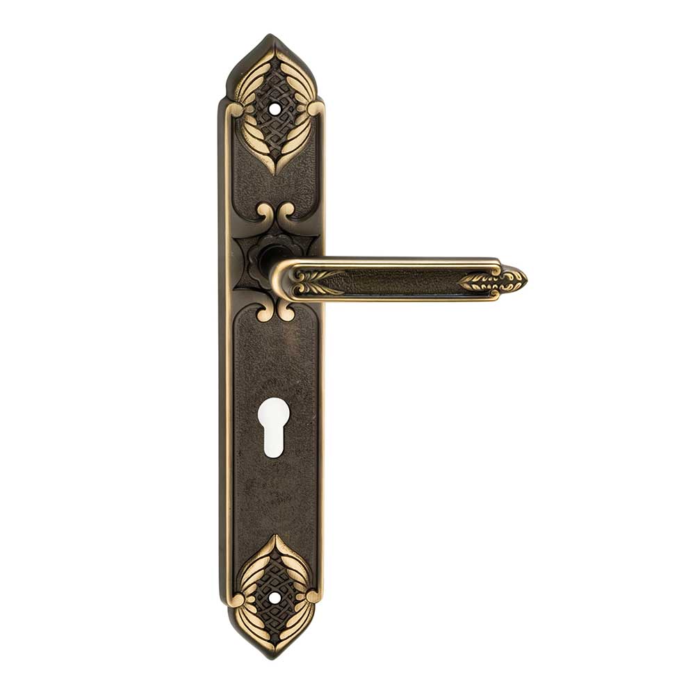 1010 Amethyst Emerald Class Door Handle on Plate Frosio Bortolo of Art Dec Architecture