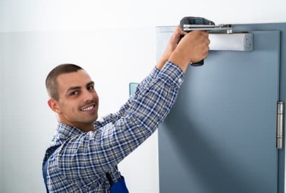 Door closer adjustment: guide on how to adjust it