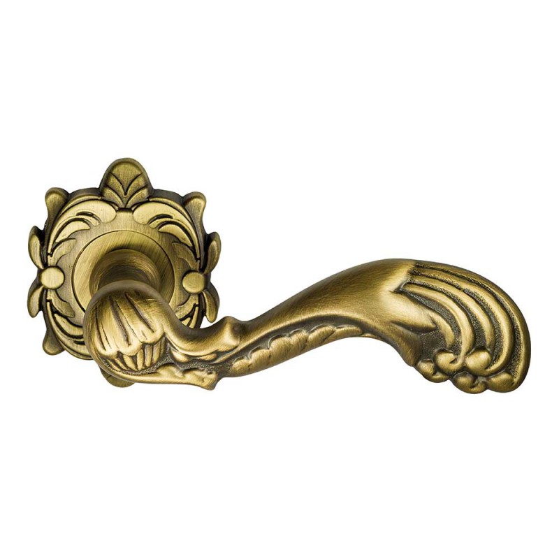 1085-1 Narooma Class Door Handle on Rose Frosio Bortolo Elegant With Seashell Shape
