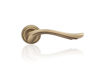 Aria Patiné Mat Finish Door Handle With Rose Romantic and Dynamic Linea Calì Classic