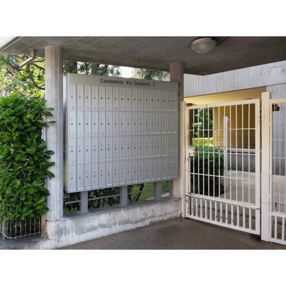 Vertical mailboxes for external condominiums