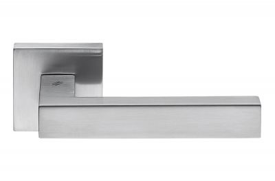 Ellesse Polished Chrome Door Handle on Rosette Studio Bartoli for Colombo Design