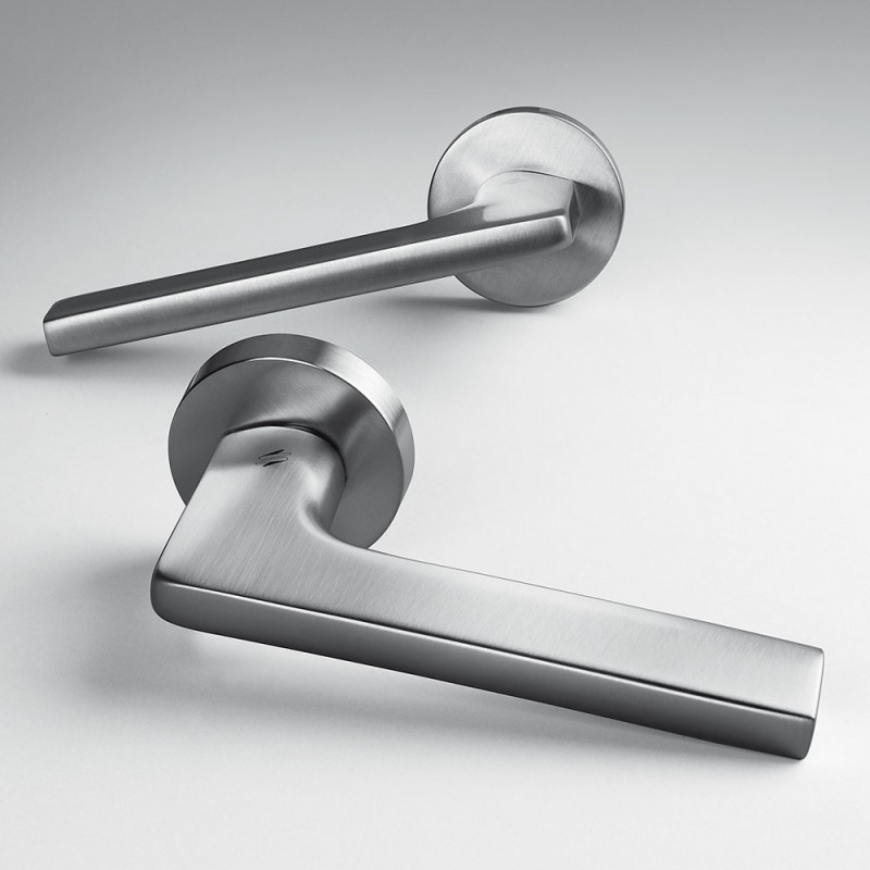 Flessa Satin Chrome Door Handle on Rosette with Bamboo Shape by Colombo Design