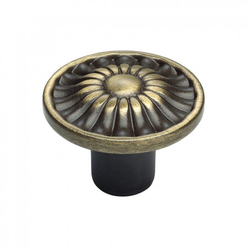 Vintage hot sale cabinet knobs