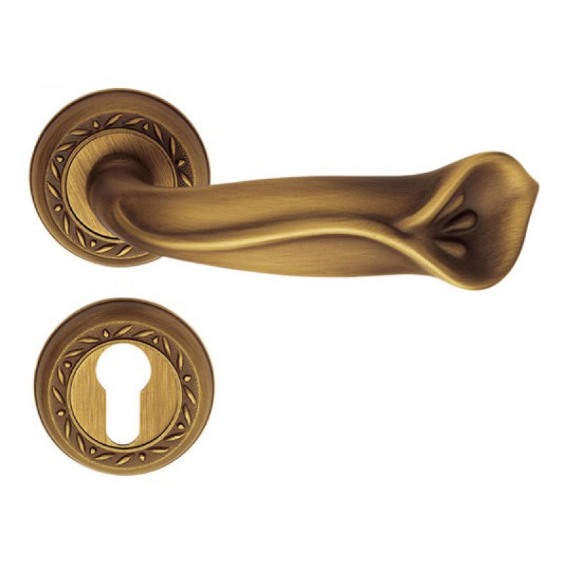 Princess Classique Pasini Brass Door Handle with Rosette and Escutcheon Plate