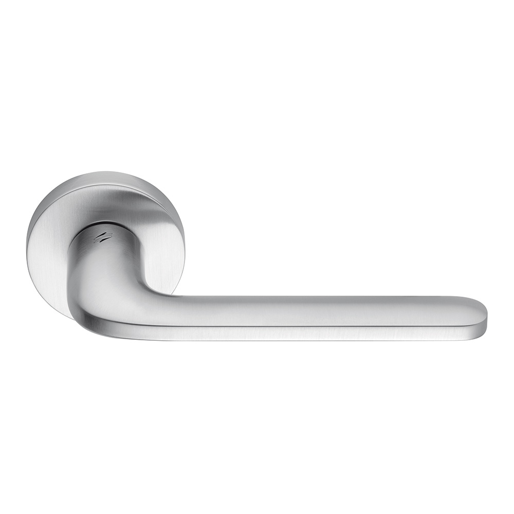 Roboquattro Satin Chrome Door Handle on Rosette Fashion and Trendy by Colombo Design
