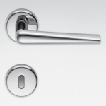 Roboquattro Polished Chrome Door Handle on Rosette Smooth Without Corners by Colombo Design