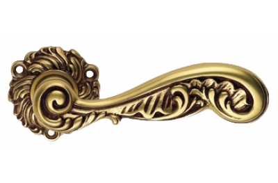 Rococò French Gold Door Handle on Rosette Linea Calì Vintage