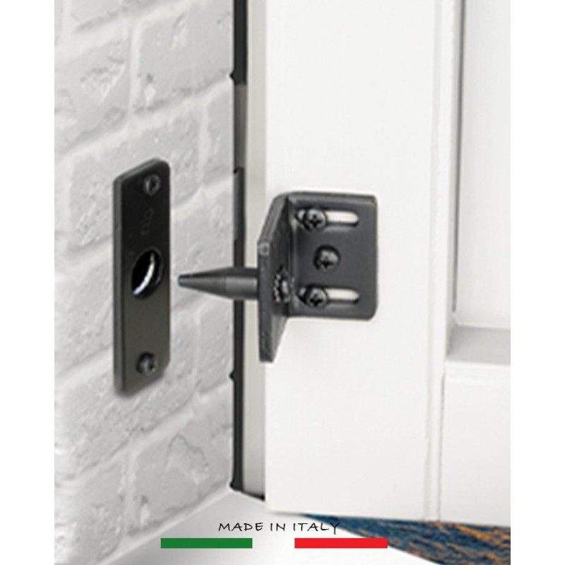 Blindy Anti-Burglary System Shutter Secured to the Wall DN Safe Door