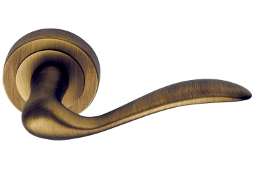 Valencia Door Handle on Round Rosette Brass-made Easy Line PFS Pasini